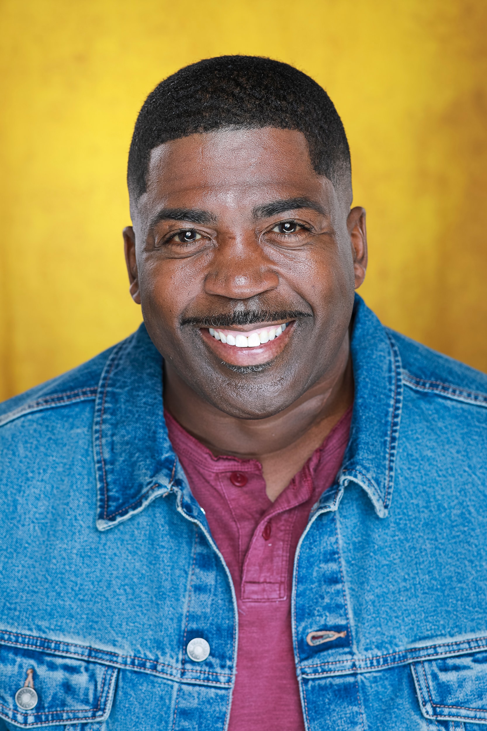 Robert Déon smiling portrait
